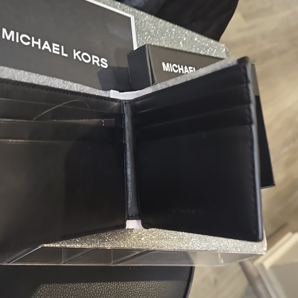 Michael Kors Embossed MK Pattern Slim Jetset Billfold Wallet- Black - Picture 6 of 8
